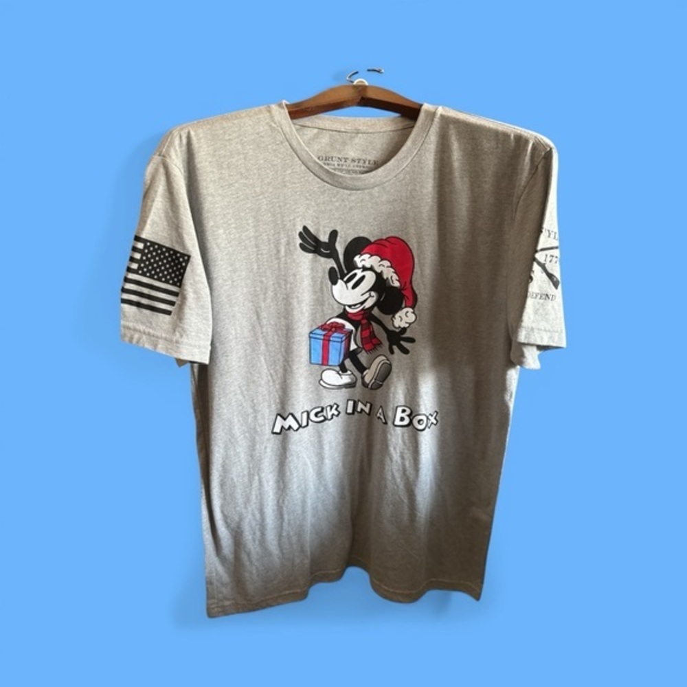 Gray Graphic Holiday Mickey T-Shirt Mick in a Box Funny Comical Men’s Large Tee